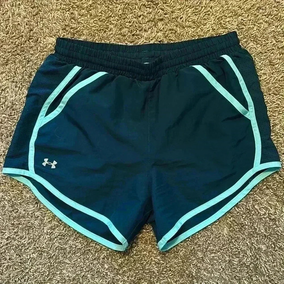 EUC Women’s Under Armour Running Shorts - Size XS - Picture 1 of 3